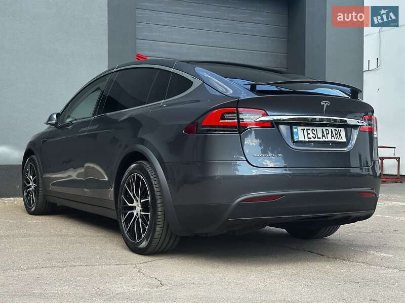Позашляховик / Кросовер Tesla Model X 2017 в Києві