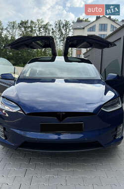 Позашляховик / Кросовер Tesla Model X 2017 в Чернівцях