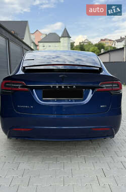 Позашляховик / Кросовер Tesla Model X 2017 в 