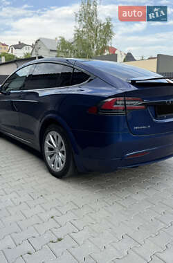 Позашляховик / Кросовер Tesla Model X 2017 в 