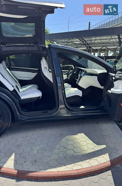 Позашляховик / Кросовер Tesla Model X 2017 в 