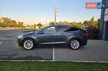 Позашляховик / Кросовер Tesla Model X 2018 в 