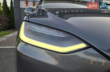 Позашляховик / Кросовер Tesla Model X 2018 в 