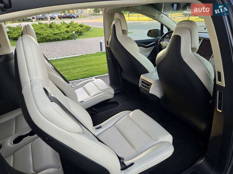 Позашляховик / Кросовер Tesla Model X 2018 в Києві фото 46 Позашляховик / Кросовер Tesla Model X 2018 в Києві