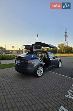 Позашляховик / Кросовер Tesla Model X 2018 в 