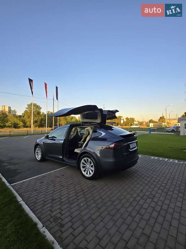 Позашляховик / Кросовер Tesla Model X 2018 в Києві фото 61 Позашляховик / Кросовер Tesla Model X 2018 в Києві