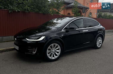 Позашляховик / Кросовер Tesla Model X 2018 в Чернівцях