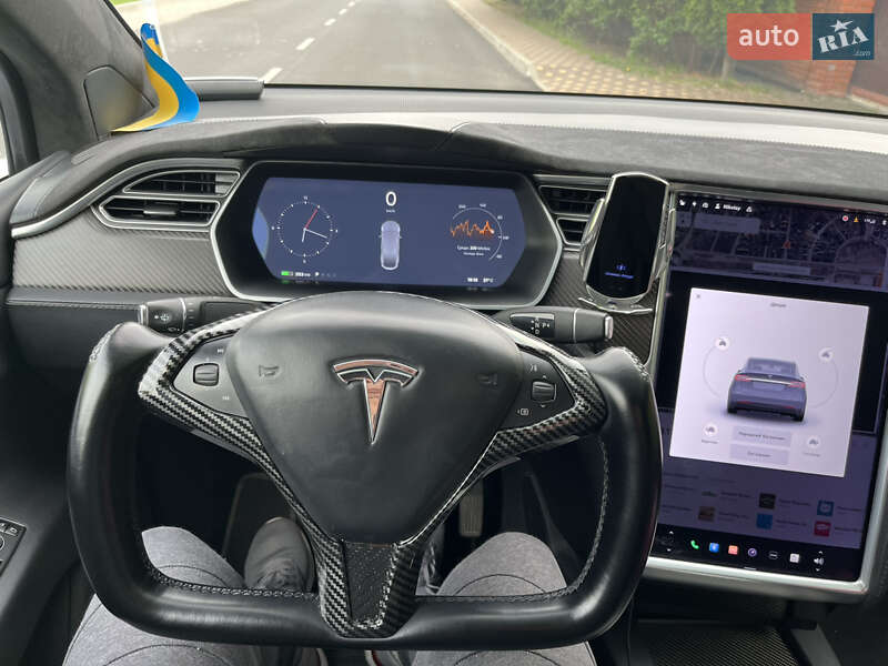 Позашляховик / Кросовер Tesla Model X 2017 в Києві