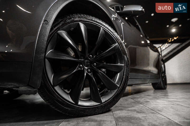 Позашляховик / Кросовер Tesla Model X 2020 в Одесі