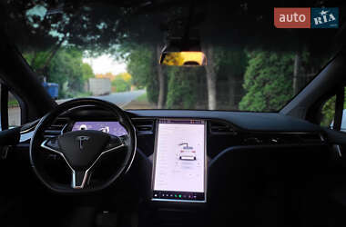 Позашляховик / Кросовер Tesla Model X 2018 в 