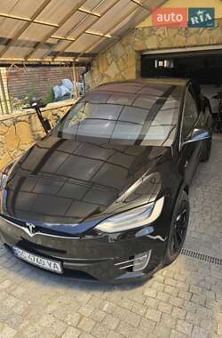 Позашляховик / Кросовер Tesla Model X 2017 в Львові