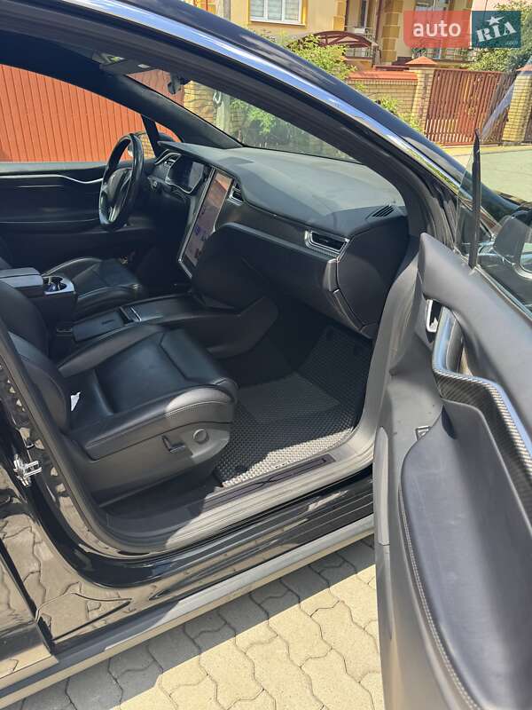 Позашляховик / Кросовер Tesla Model X 2017 в Львові