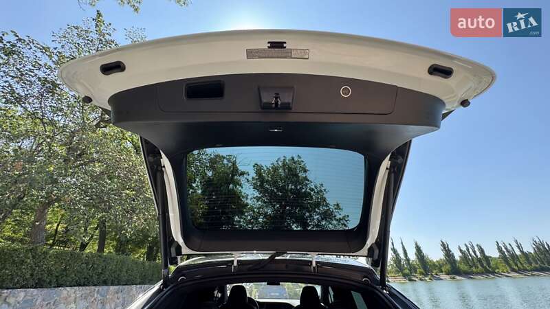 Позашляховик / Кросовер Tesla Model X 2019 в Кропивницькому