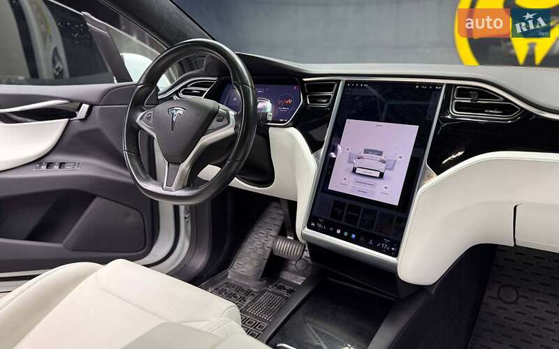 Внедорожник / Кроссовер Tesla Model X 2017 в Черновцах