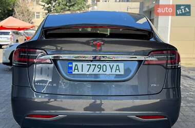Позашляховик / Кросовер Tesla Model X 2018 в 