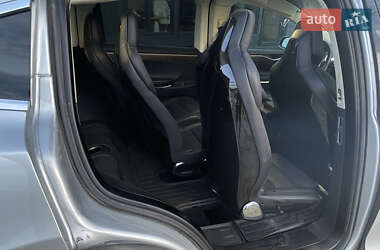 Позашляховик / Кросовер Tesla Model X 2016 в 