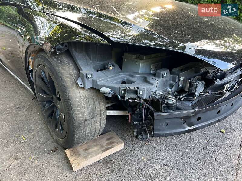 Внедорожник / Кроссовер Tesla Model X 2016 в Умани