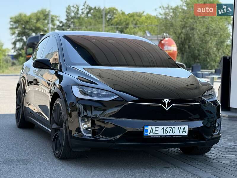 Tesla Model X 2019