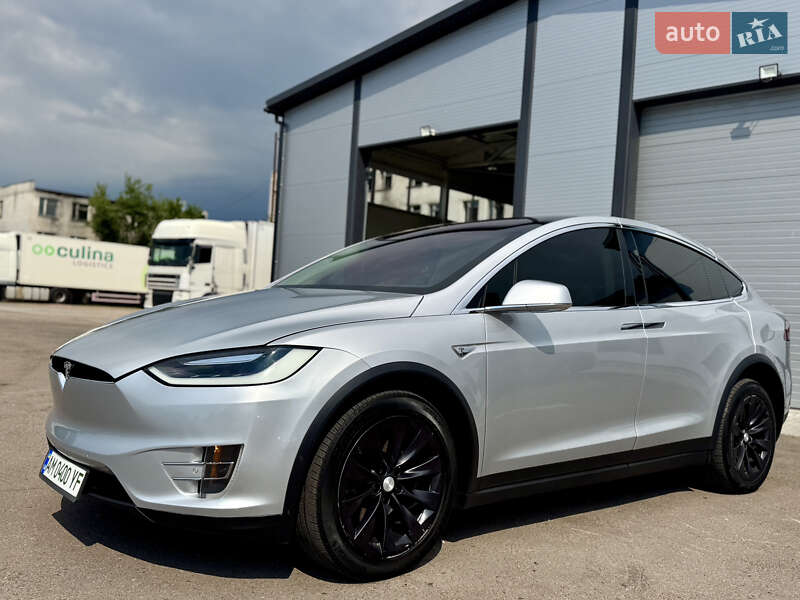Внедорожник / Кроссовер Tesla Model X 2016 в 