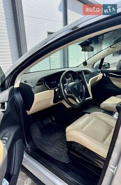 Внедорожник / Кроссовер Tesla Model X 2016 в 