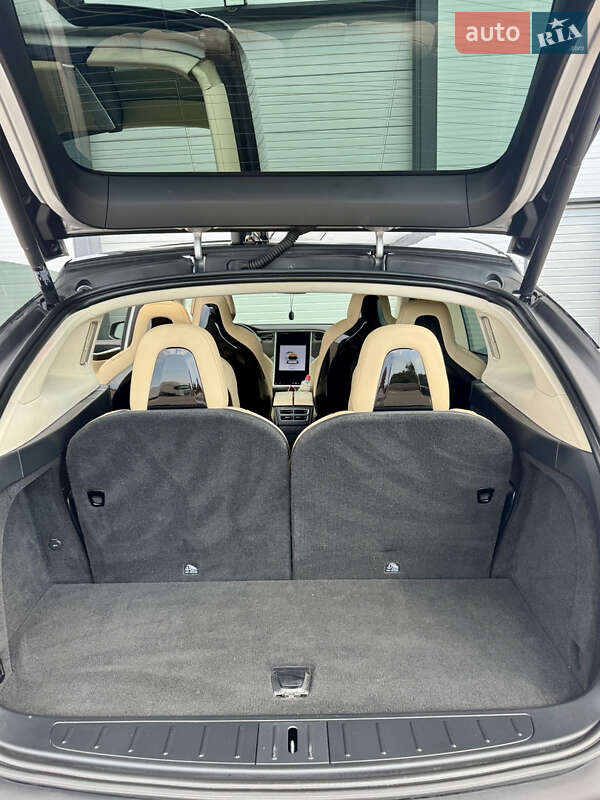 Позашляховик / Кросовер Tesla Model X 2016 в Житомирі