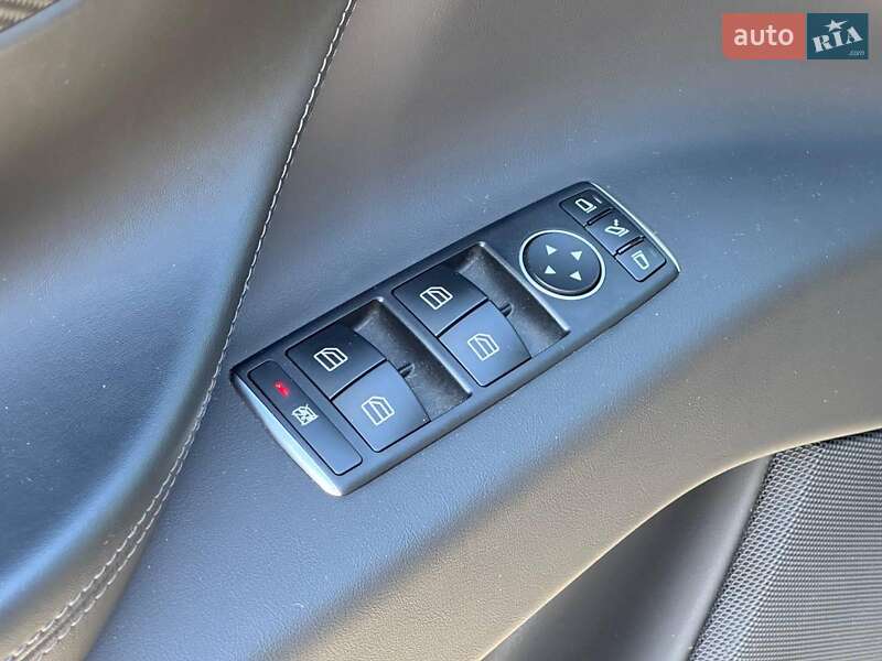 Позашляховик / Кросовер Tesla Model X 2020 в Львові