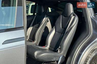 Позашляховик / Кросовер Tesla Model X 2020 в 