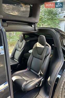 Позашляховик / Кросовер Tesla Model X 2020 в 