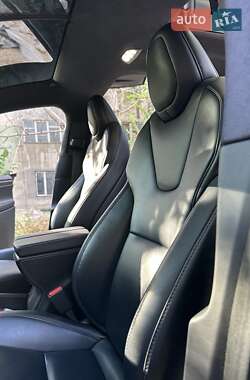 Позашляховик / Кросовер Tesla Model X 2020 в 