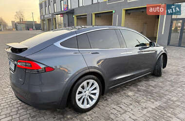 Позашляховик / Кросовер Tesla Model X 2018 в 