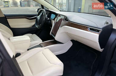 Позашляховик / Кросовер Tesla Model X 2018 в 