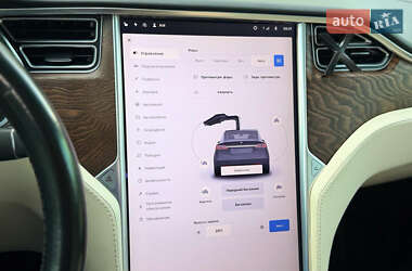 Позашляховик / Кросовер Tesla Model X 2018 в 