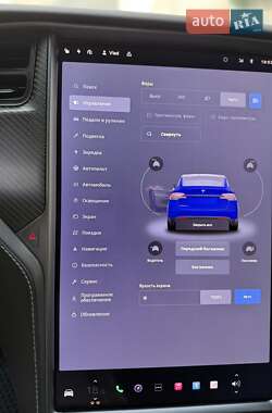 Позашляховик / Кросовер Tesla Model X 2020 в 
