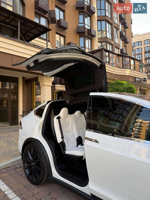 Позашляховик / Кросовер Tesla Model X 2017 в Харкові