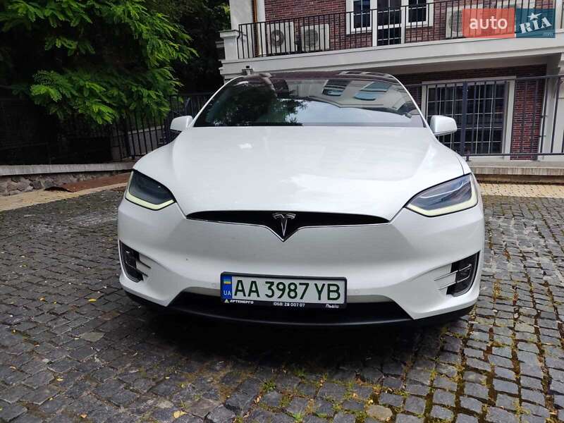 Внедорожник / Кроссовер Tesla Model X 2019 в 
