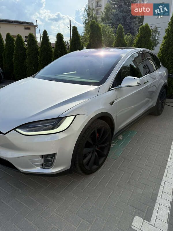 Позашляховик / Кросовер Tesla Model X 2016 в Одесі