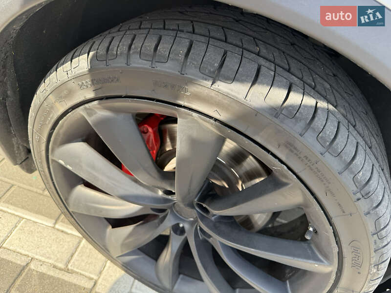 Позашляховик / Кросовер Tesla Model X 2016 в Одесі