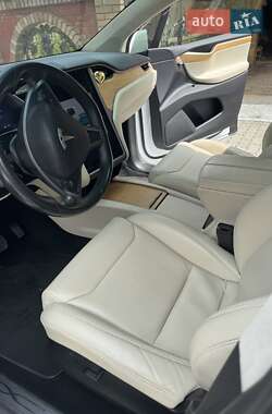 Позашляховик / Кросовер Tesla Model X 2018 в 