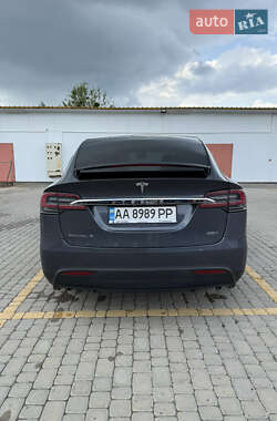 Позашляховик / Кросовер Tesla Model X 2017 в 