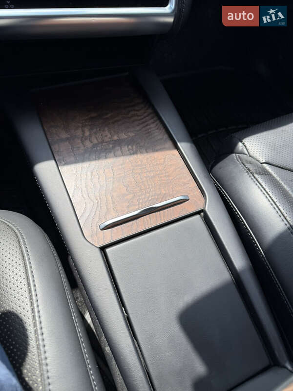 Внедорожник / Кроссовер Tesla Model X 2017 в Львове