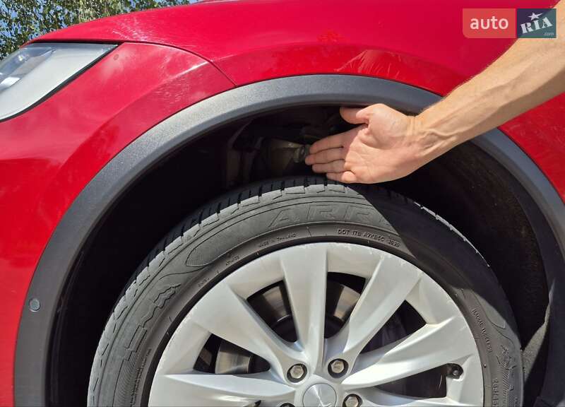 Позашляховик / Кросовер Tesla Model X 2017 в Запоріжжі
