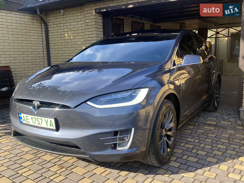 Позашляховик / Кросовер Tesla Model X 2016 в Запоріжжі