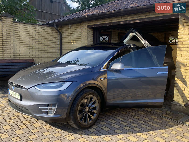 Позашляховик / Кросовер Tesla Model X 2016 в Запоріжжі