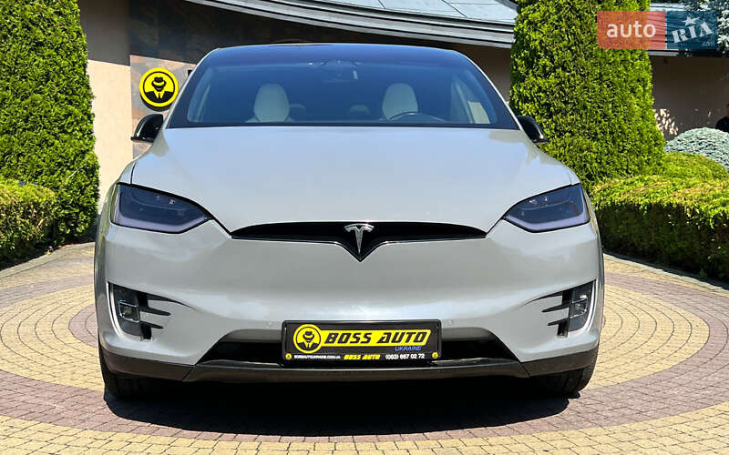 Позашляховик / Кросовер Tesla Model X 2018 в Львові