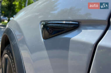 Внедорожник / Кроссовер Tesla Model X 2018 в 