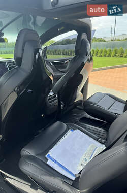 Позашляховик / Кросовер Tesla Model X 2017 в 