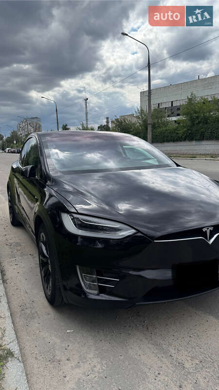 Внедорожник / Кроссовер Tesla Model X 2018 в 