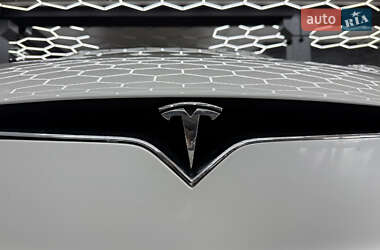 Внедорожник / Кроссовер Tesla Model X 2017 в 