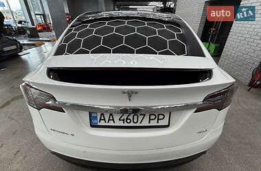 Внедорожник / Кроссовер Tesla Model X 2017 в 