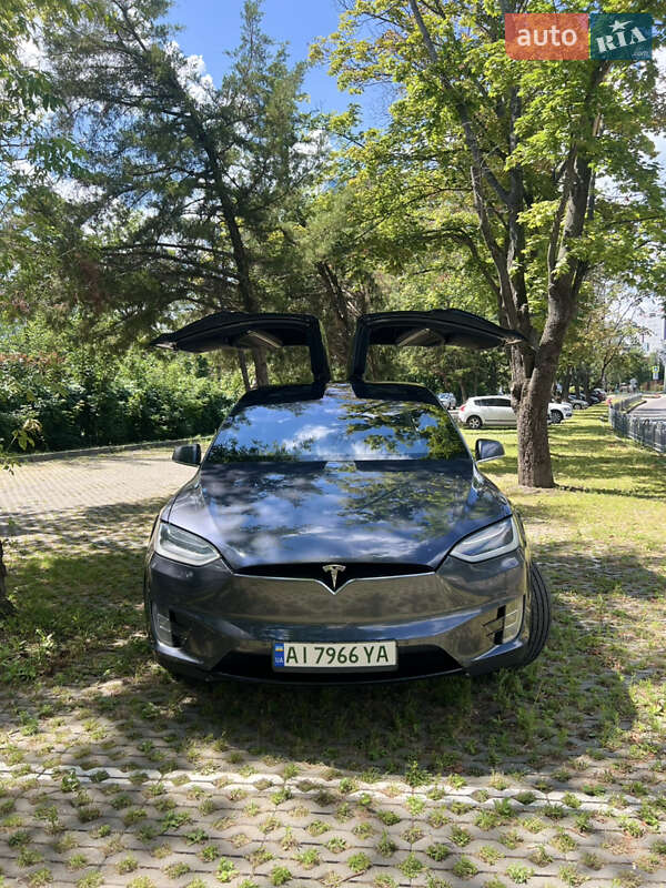 Позашляховик / Кросовер Tesla Model X 2016 в 